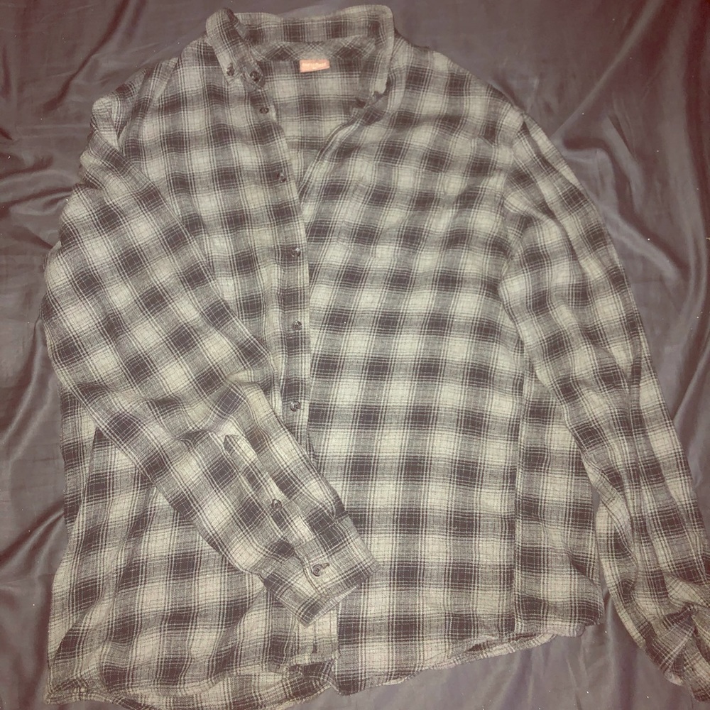 Men’s flannel button up shirt
